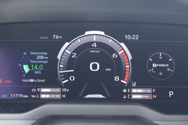 Used 2025 Toyota Tundra Limited image 23