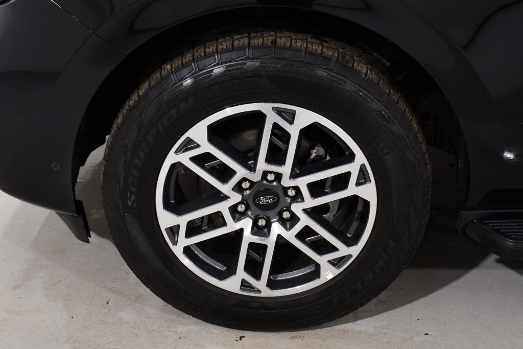 Used 2025 Ford Expedition Active image 24