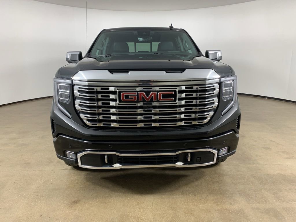 Used 2024 GMC Sierra 1500 Denali w/ Denali Reserve Package AWD/4WD image 3