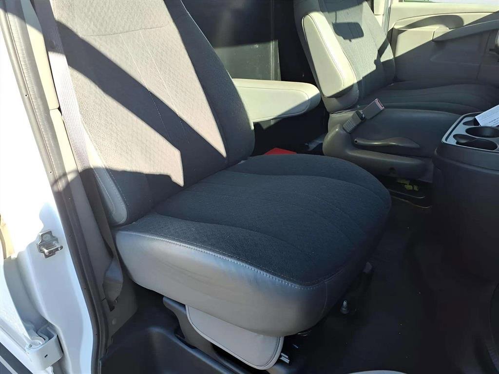 Used 2024 GMC Savana 2500 w/ Driver Convenience Package image 17