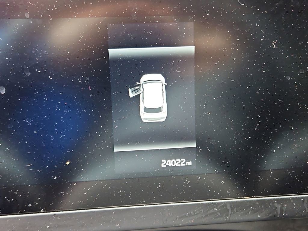 Used 2024 Kia Sportage LX image 9