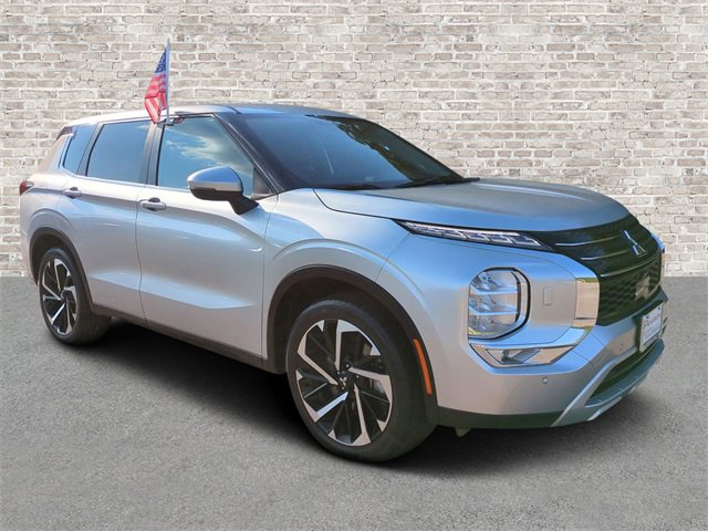 Used 2024 Mitsubishi Outlander SE