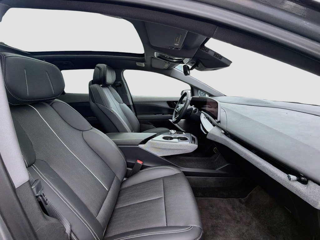 Certified 2025 Cadillac Optiq Luxury 2 AWD/4WD image 30