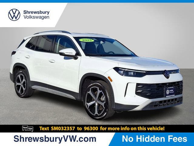 Certified 2025 Volkswagen Tiguan SE w/ Panoramic Sunroof Package