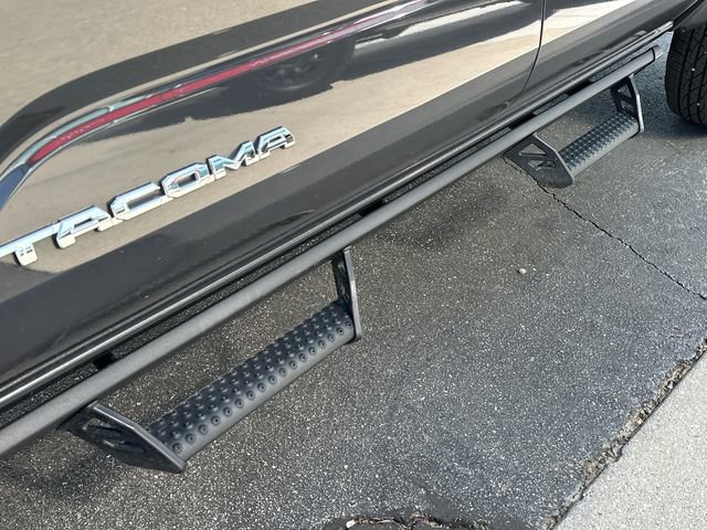 Used 2025 Toyota Tacoma SR5 image 9