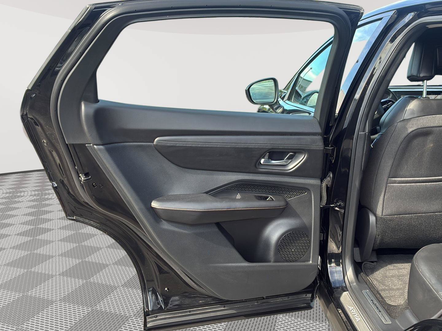 Used 2024 Nissan Ariya AWD image 21