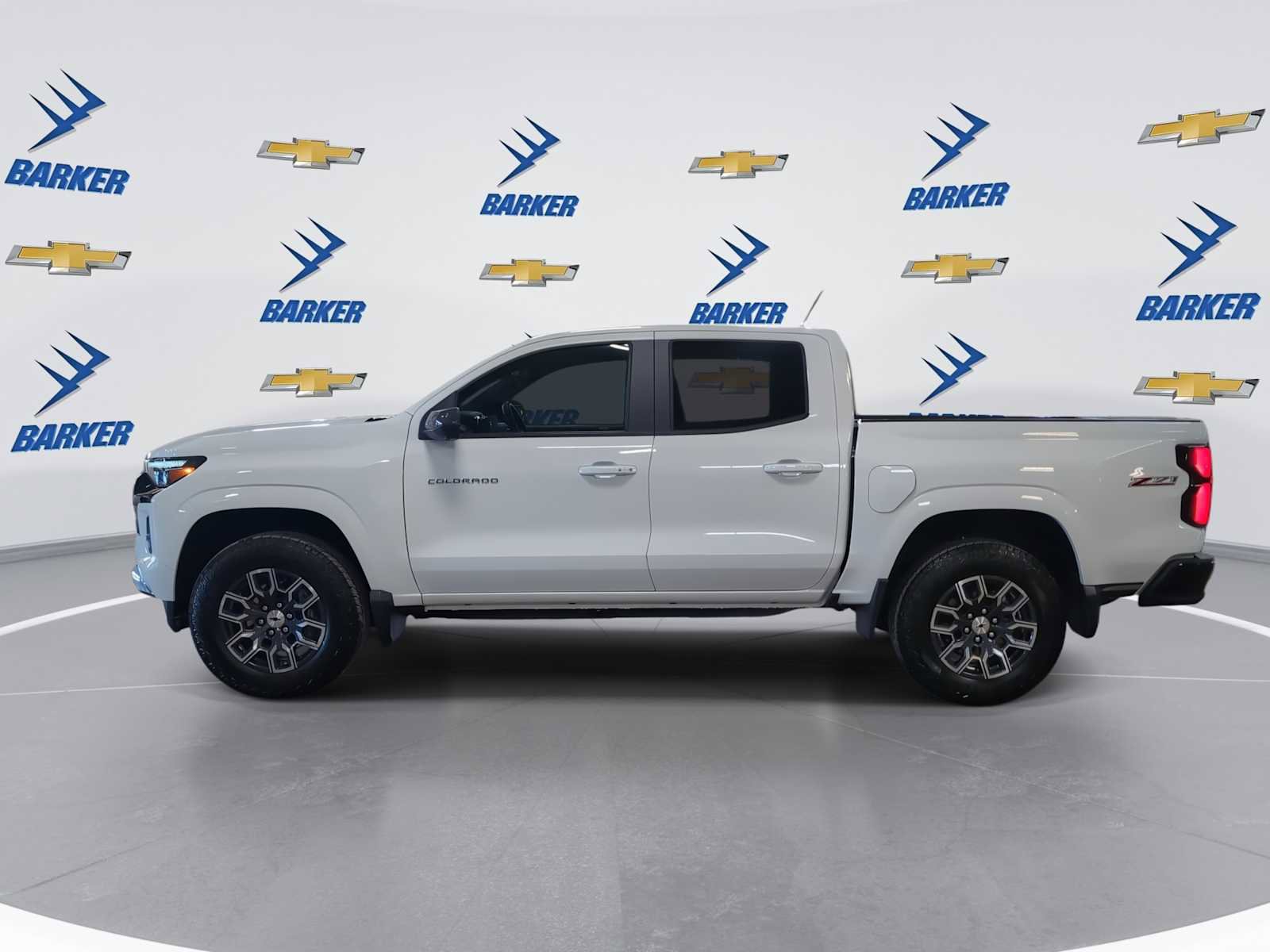Used 2025 Chevrolet Colorado Z71 w/ Technology Package image 5