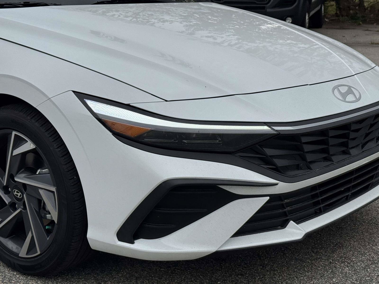 Used 2025 Hyundai Elantra Sport FWD image 8