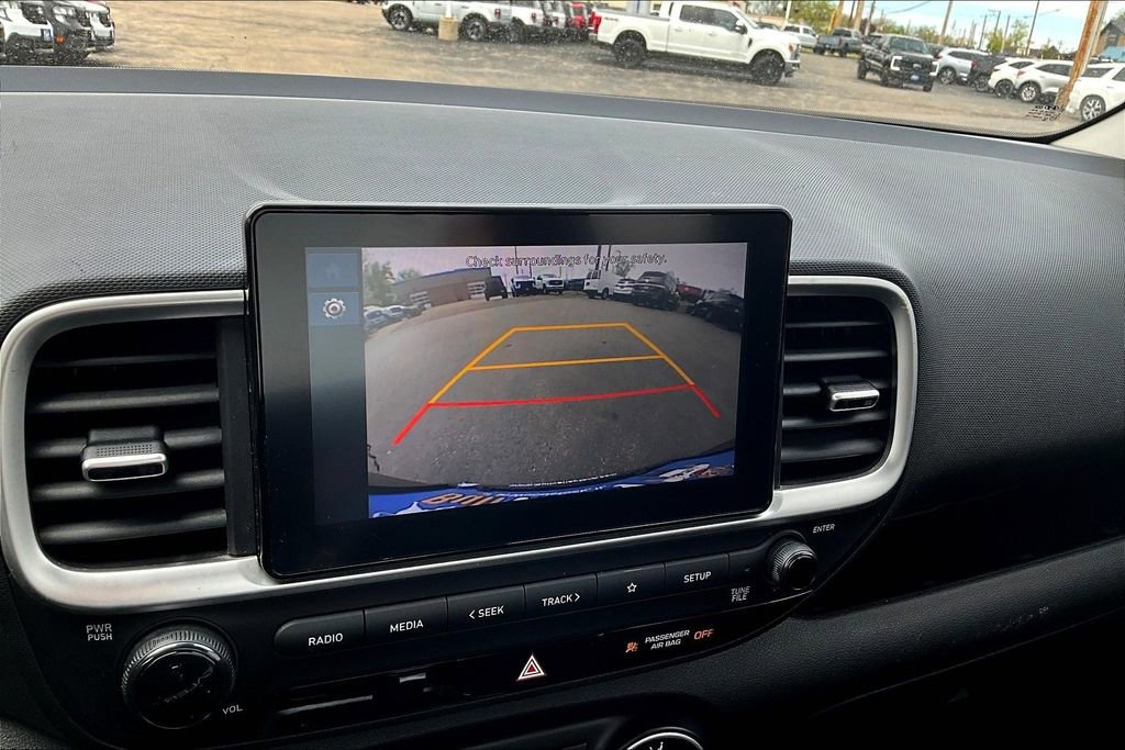 Used 2023 Hyundai Venue SE w/ Cargo Package FWD image 17