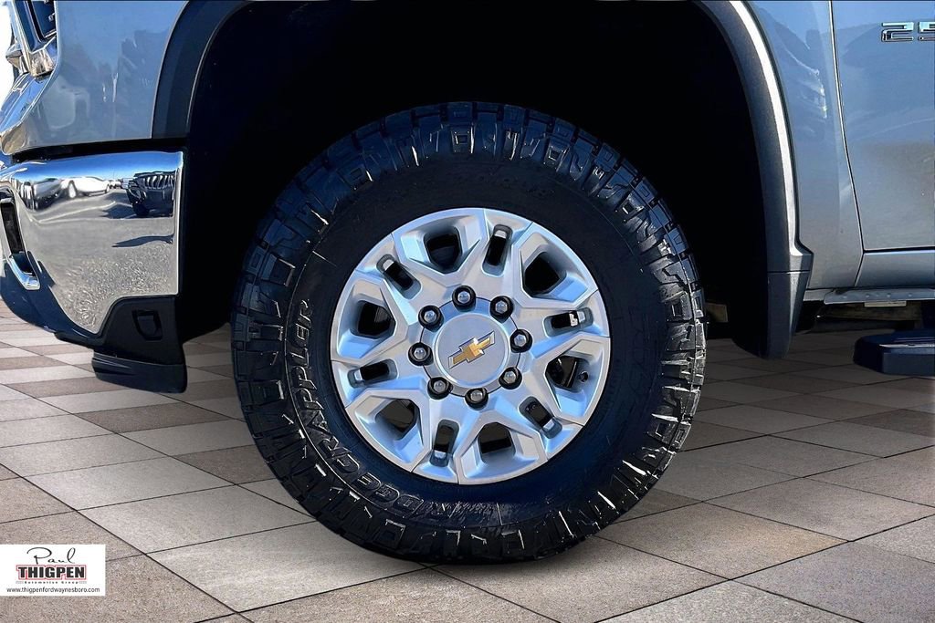 Used 2024 Chevrolet Silverado 2500 LTZ w/ LTZ Convenience Package image 9