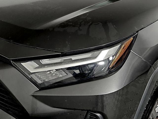 Used 2022 Toyota RAV4 XLE w/ Convenience Package image 9