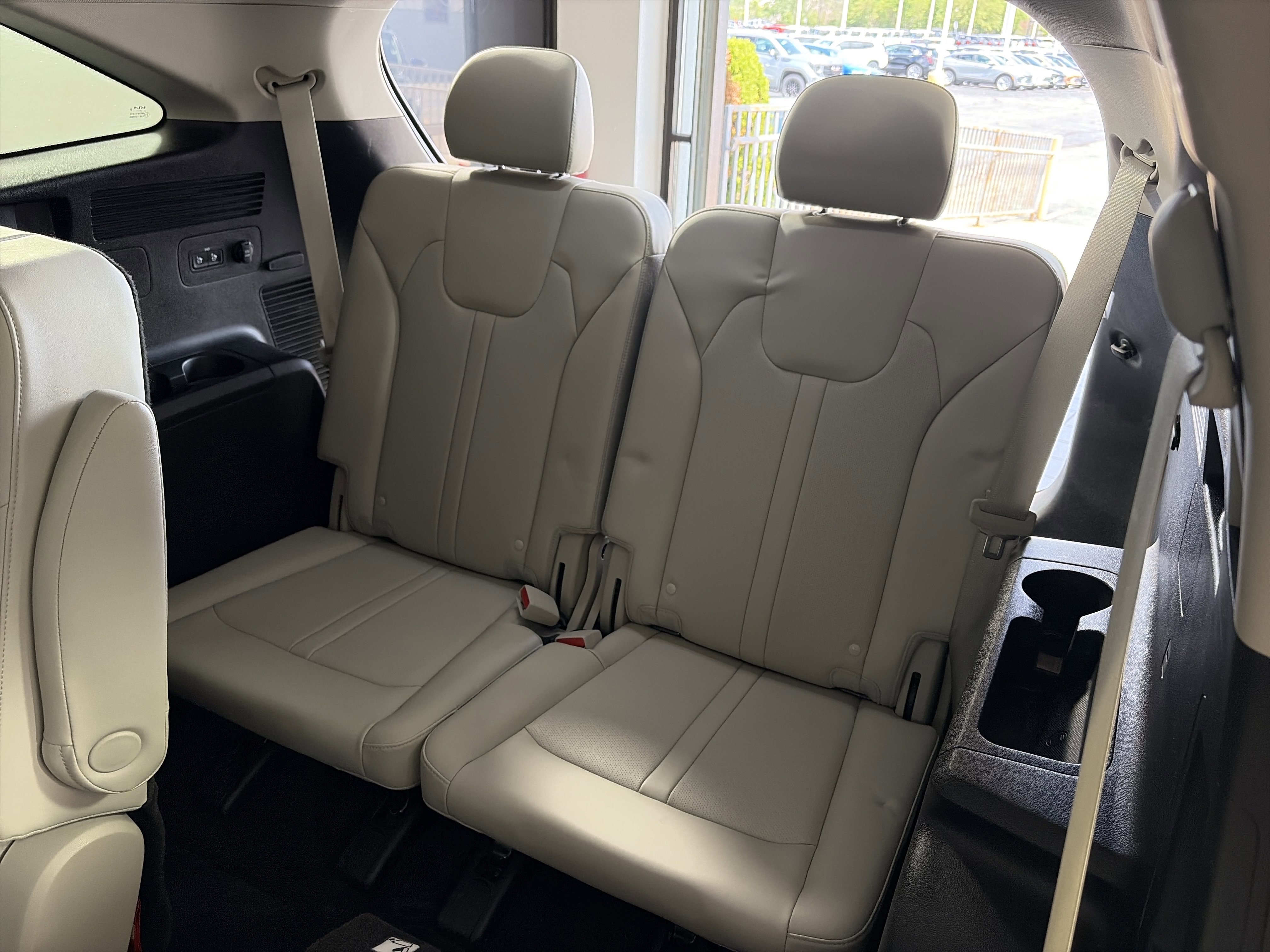 Certified 2023 Kia Sorento EX w/ Panoramic Sunroof Package FWD image 8