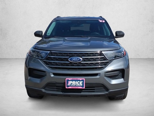 Used 2023 Ford Explorer XLT RWD image 2