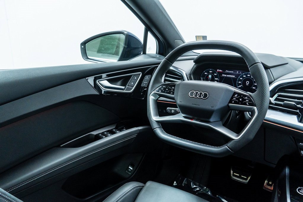 Used 2025 Audi Q4 e-tron Prestige w/ Sport Package image 22