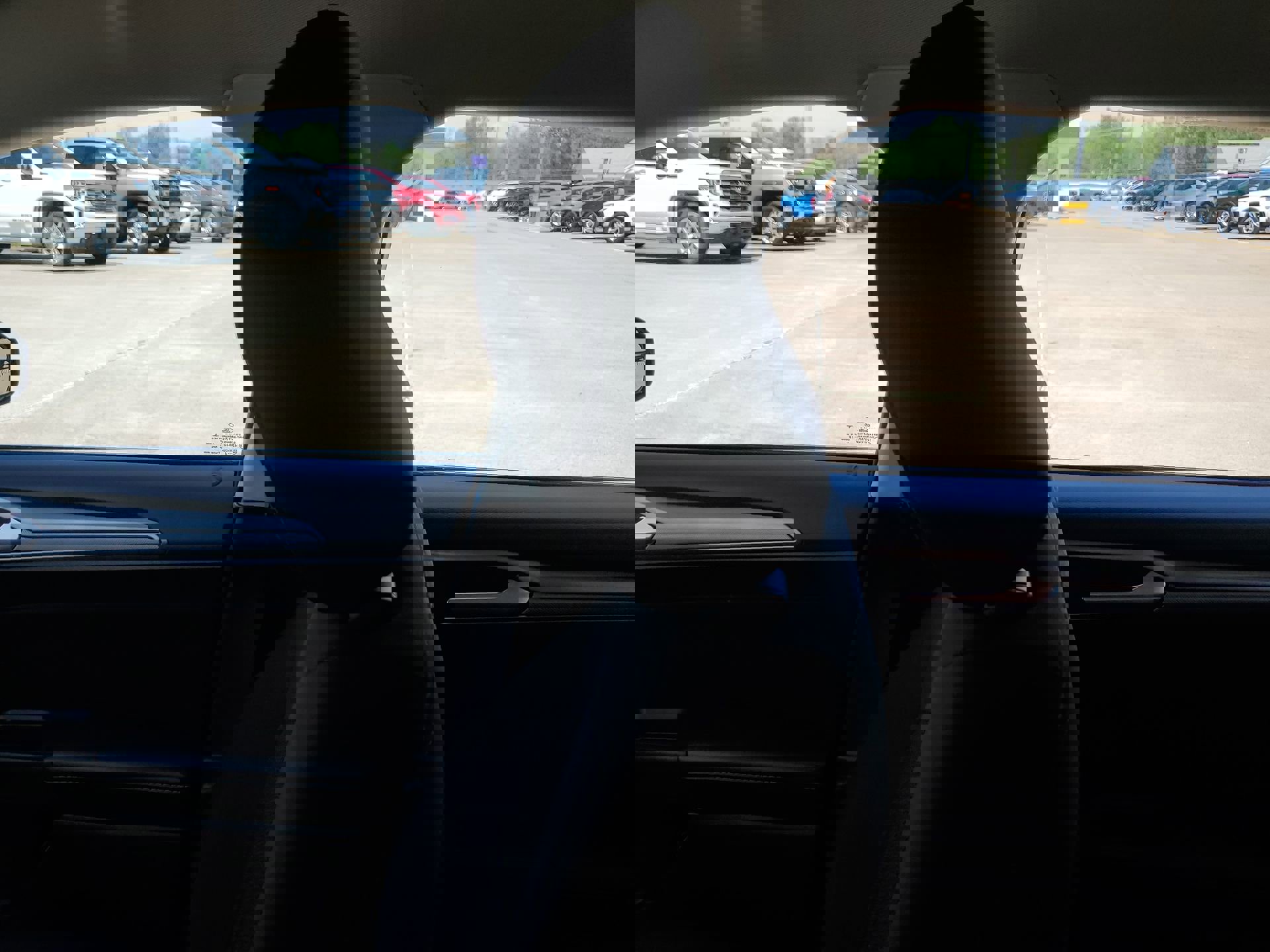 Used 2018 Ford Fusion SE w/ Fusion SE Technology Package FWD image 12