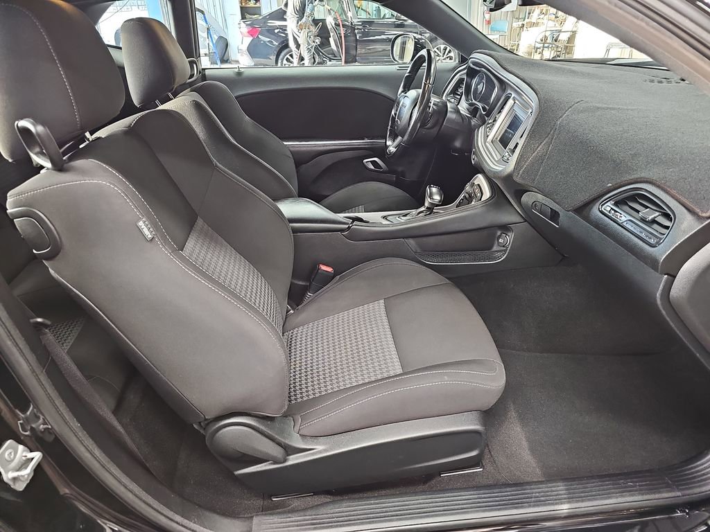 Used 2022 Dodge Challenger R/T image 10