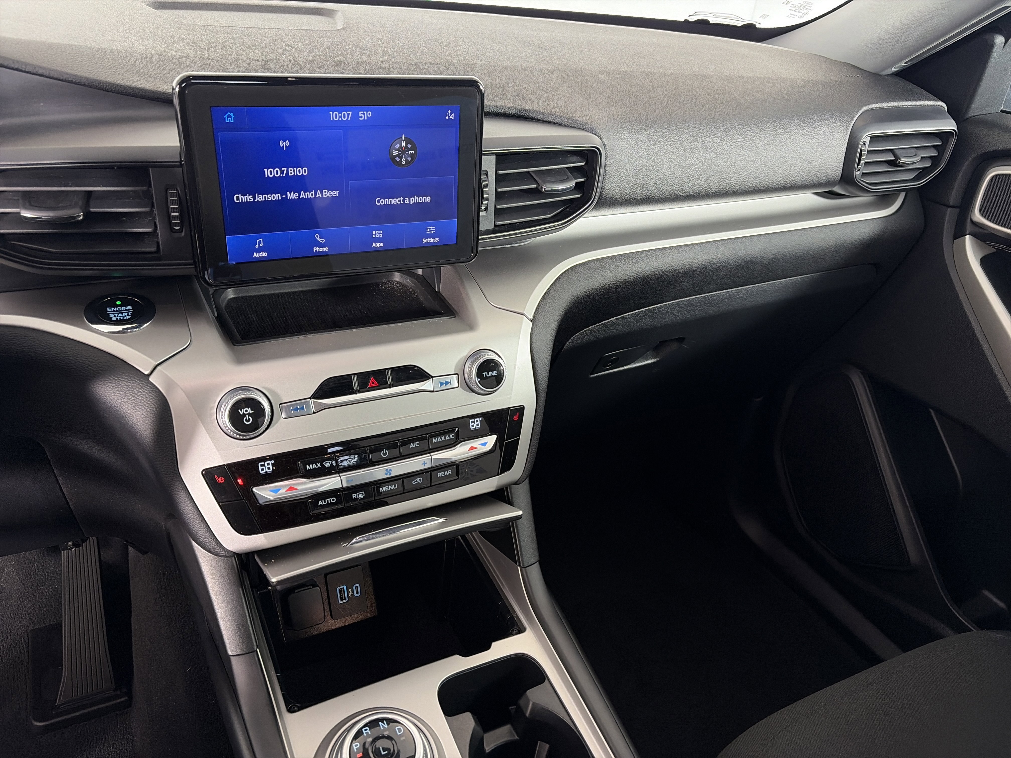 Used 2021 Ford Explorer XLT image 13