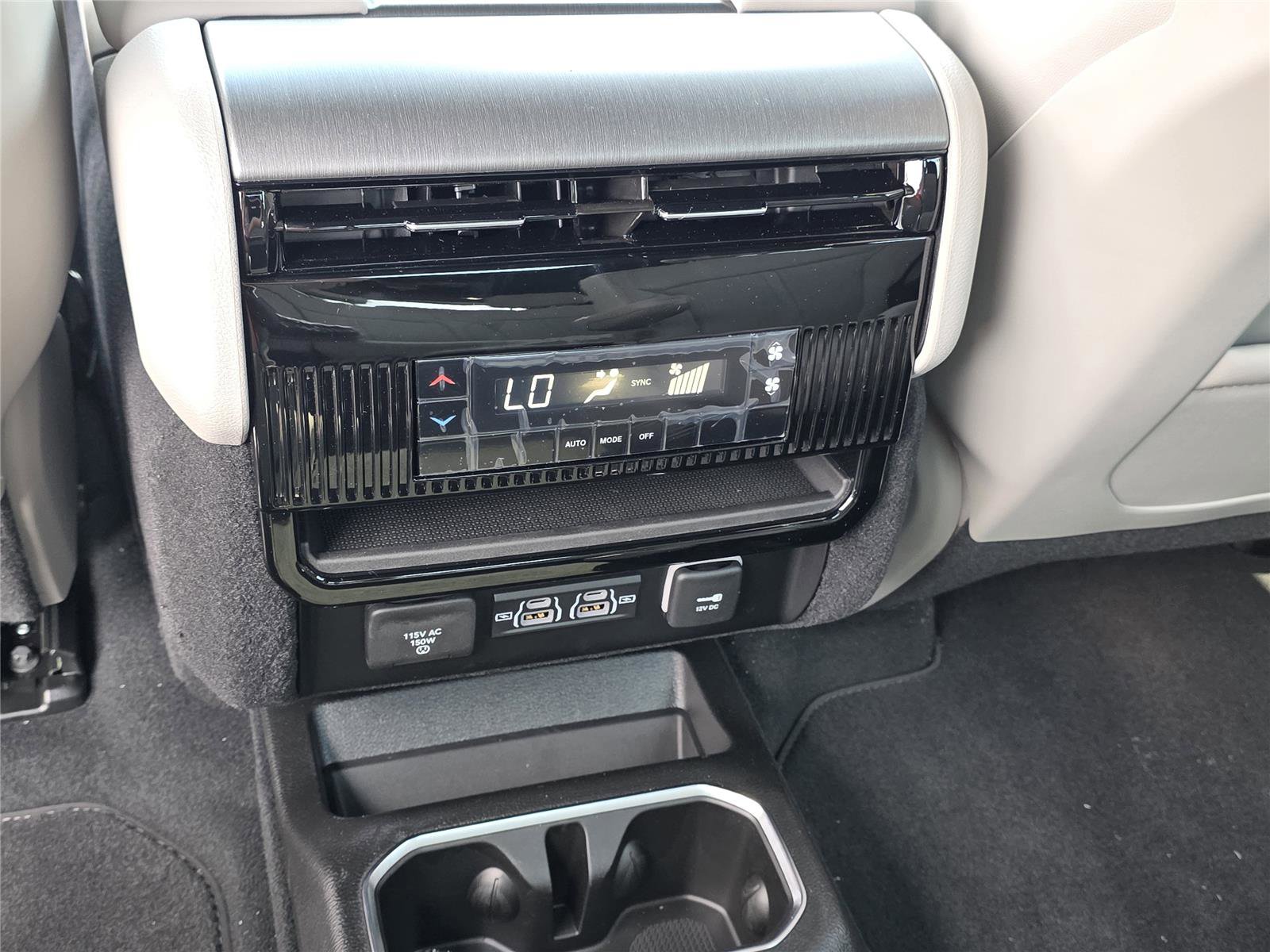 New 2026 Jeep Grand Wagoneer L 4WD w/ Premium Group I image 34