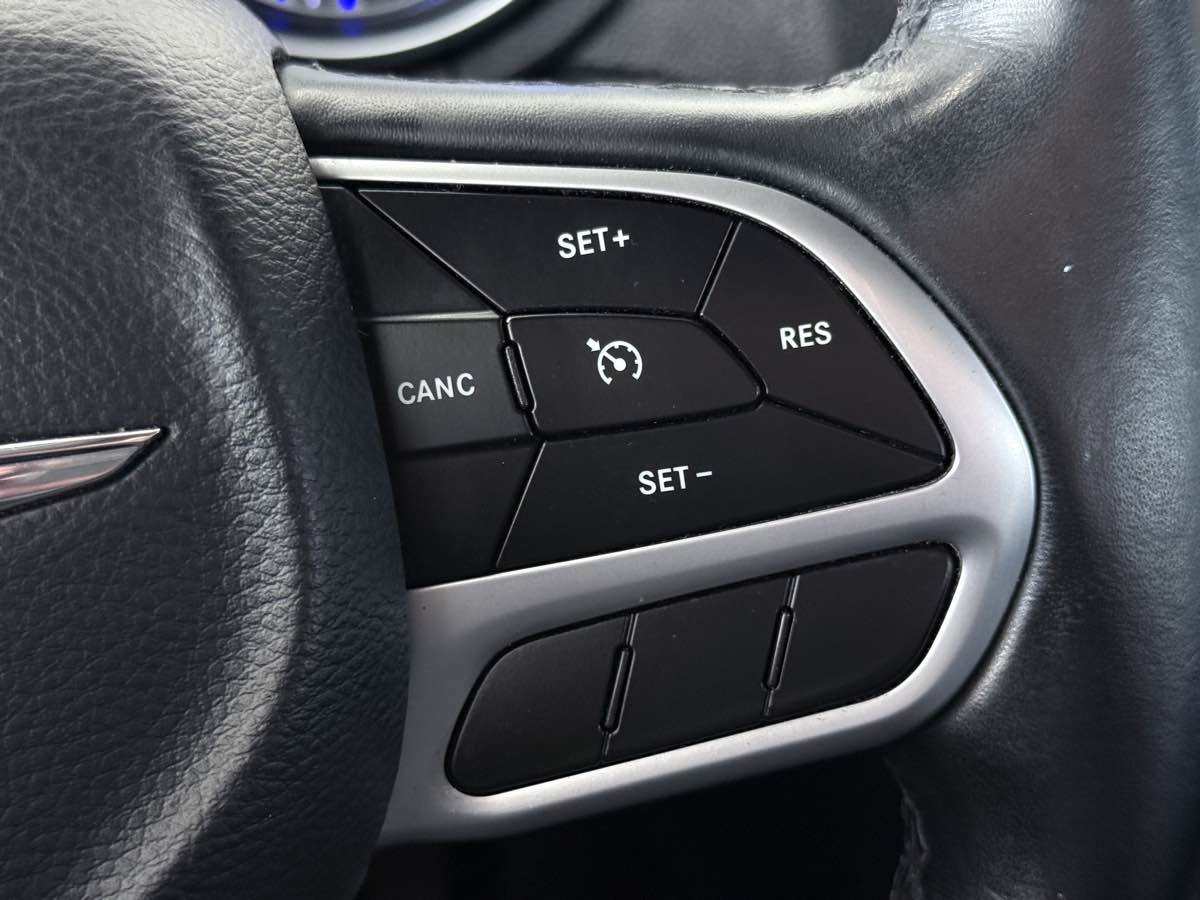 Used 2019 Chrysler 300 Touring L w/ Quick Order Package 22F image 46