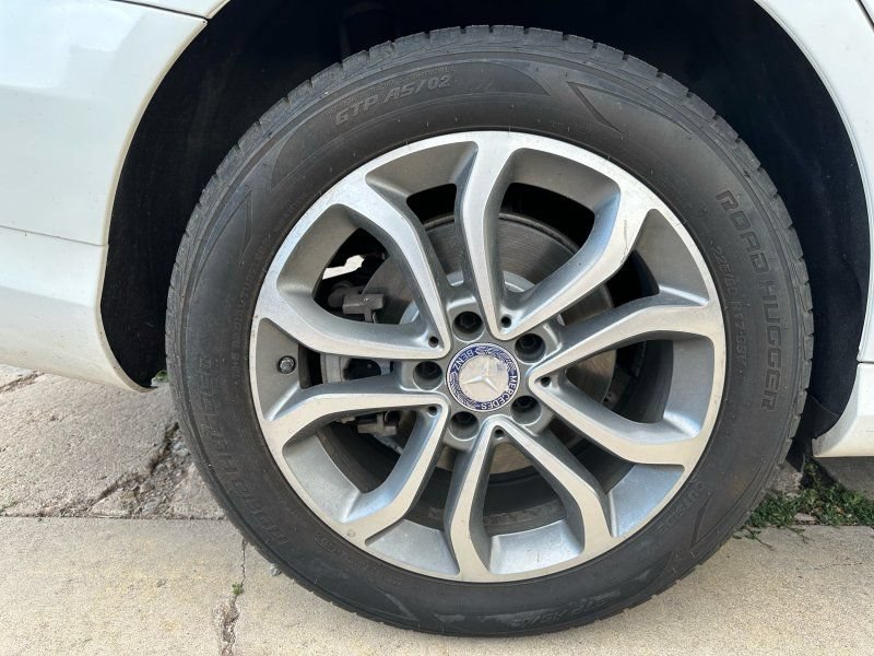 Used 2015 Mercedes-Benz C 300 4MATIC Sedan image 9