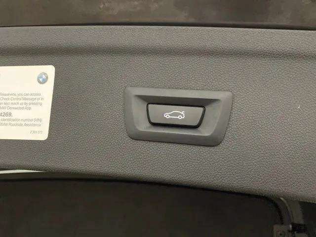 Used 2023 BMW iX xDrive50 AWD/4WD image 10