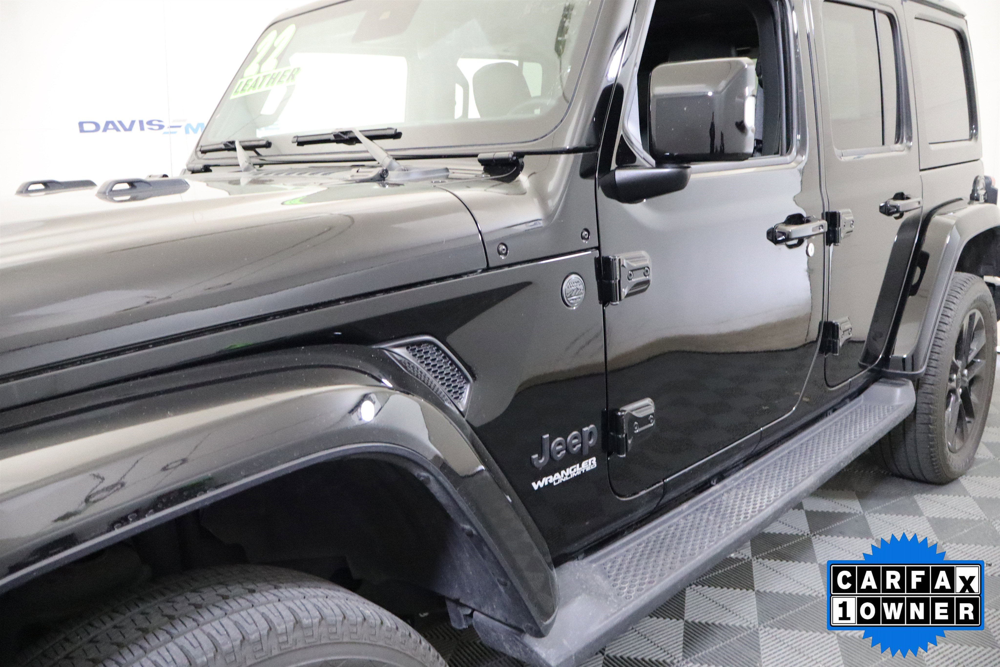 Used 2022 Jeep Wrangler Unlimited Sahara AWD/4WD image 13