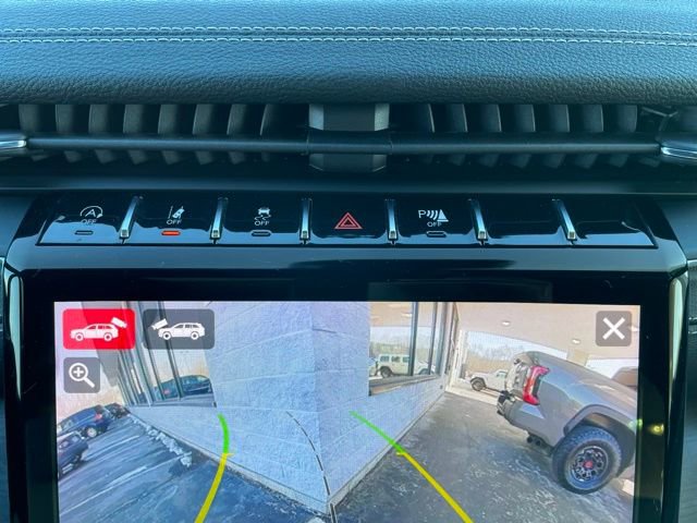 Used 2023 Jeep Grand Cherokee Limited w/ Luxury Tech Group II image 23