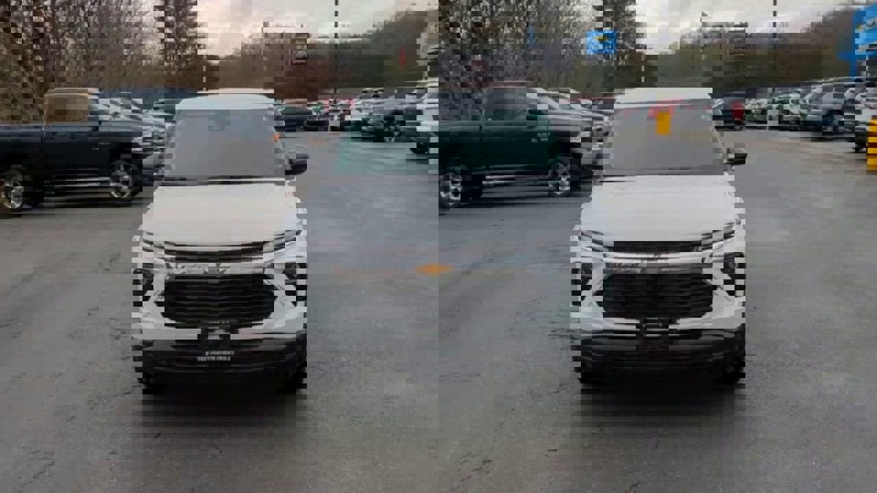 Certified 2024 Chevrolet TrailBlazer LS w/ LS Convenience Package image 3