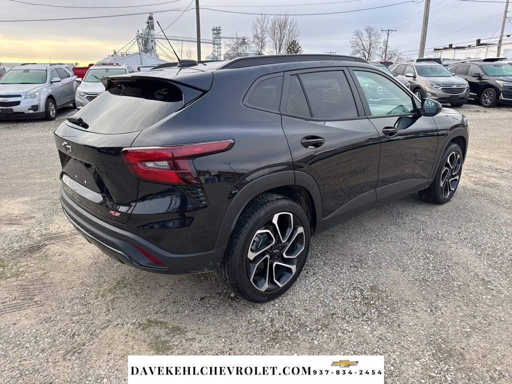 Used 2025 Chevrolet Trax RS w/ Sunroof Package image 5