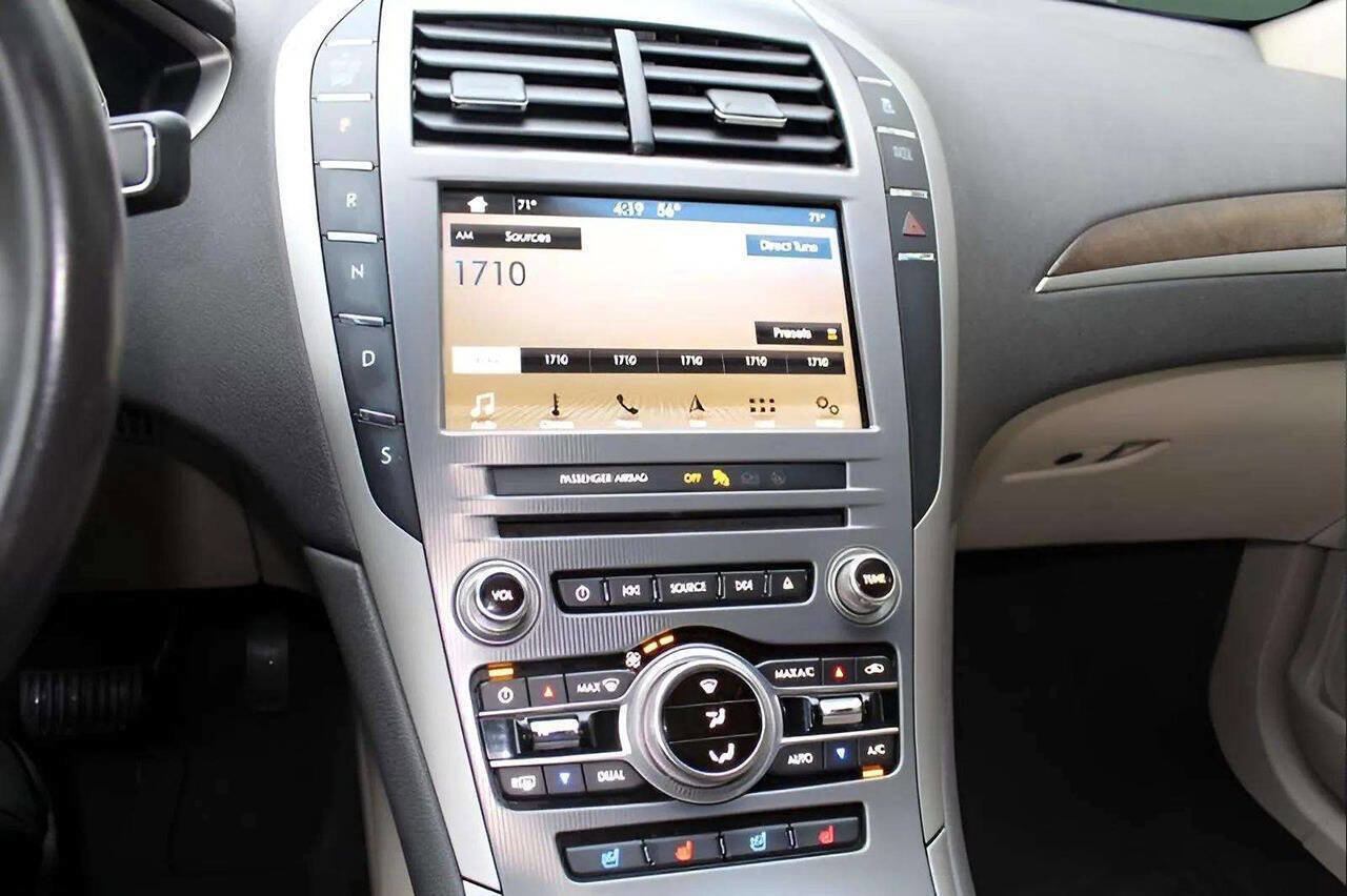 Used 2017 Lincoln MKZ Reserve image 16