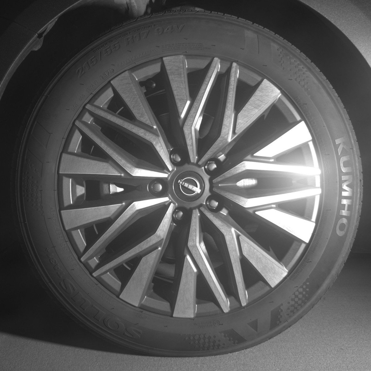 Used 2025 Nissan Altima 2.5 SV FWD image 12