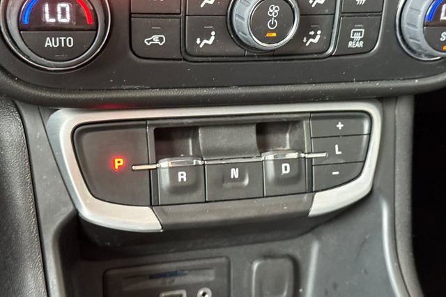 Used 2022 GMC Terrain SLT w/ Tech Package AWD/4WD image 21