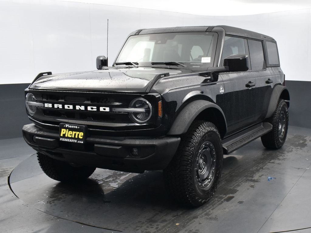 New 2025 Ford Bronco Outer Banks w/ Sasquatch Package