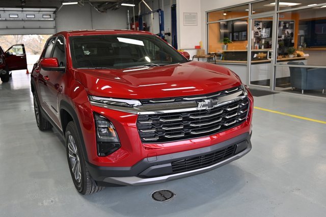 New 2026 Chevrolet Equinox LT w/ Convenience Package II image 3