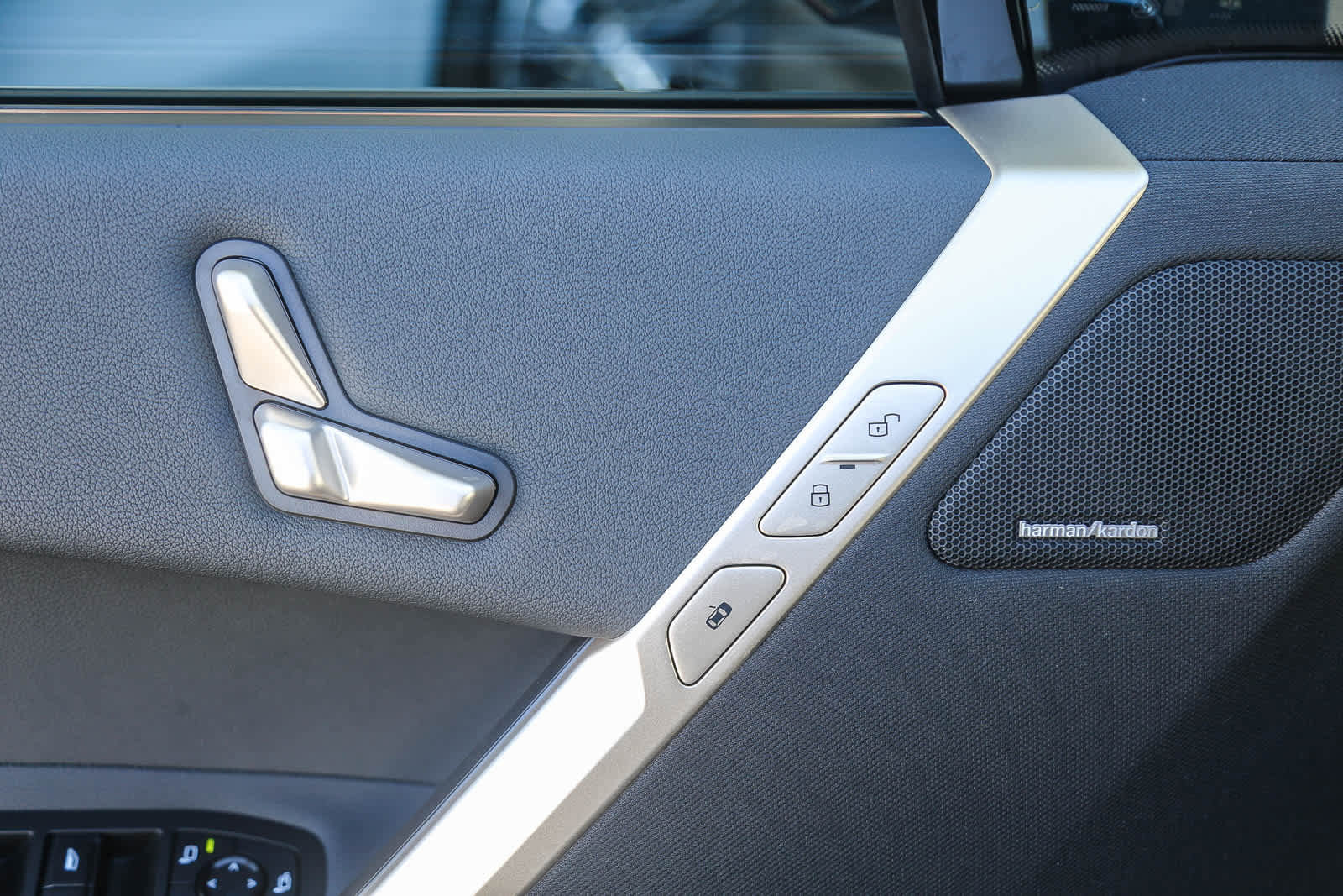 New 2026 BMW iX xDrive45 image 18