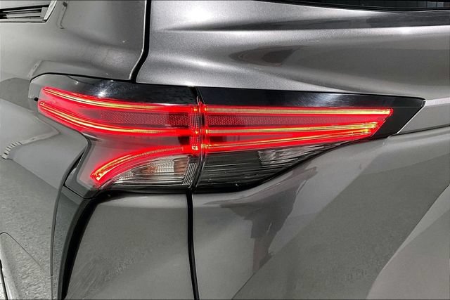 Used 2022 Toyota Sienna XSE AWD/4WD image 47
