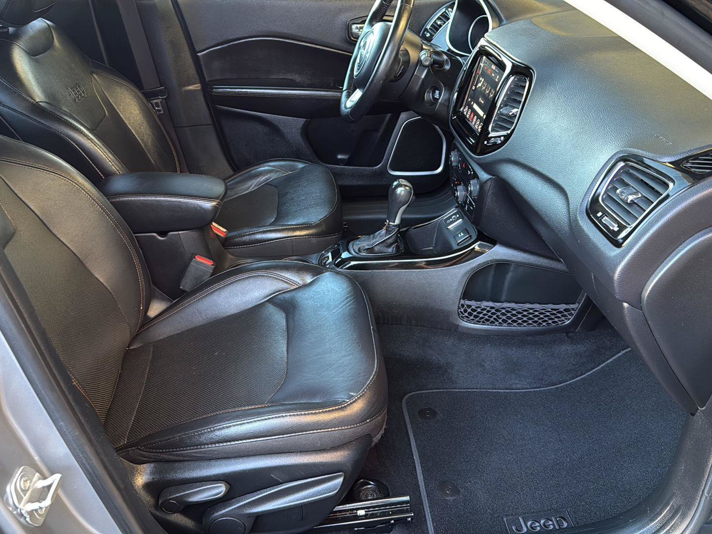 Used 2018 Jeep Compass Limited w/ Safe & Security Group FWD image 26