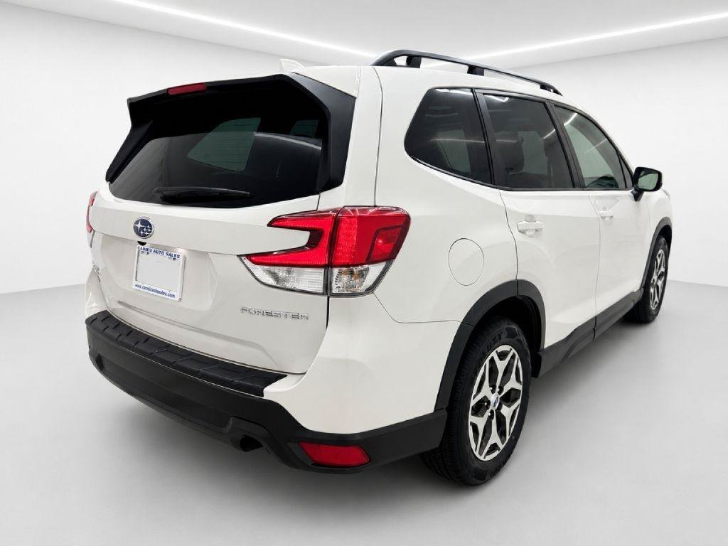 Used 2023 Subaru Forester Premium AWD/4WD image 3