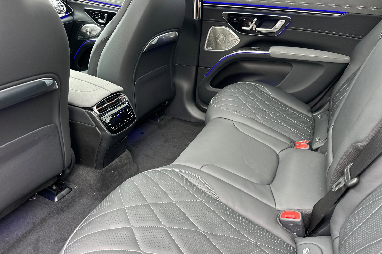 New 2026 Mercedes-Benz EQS 550 4MATIC SUV image 21