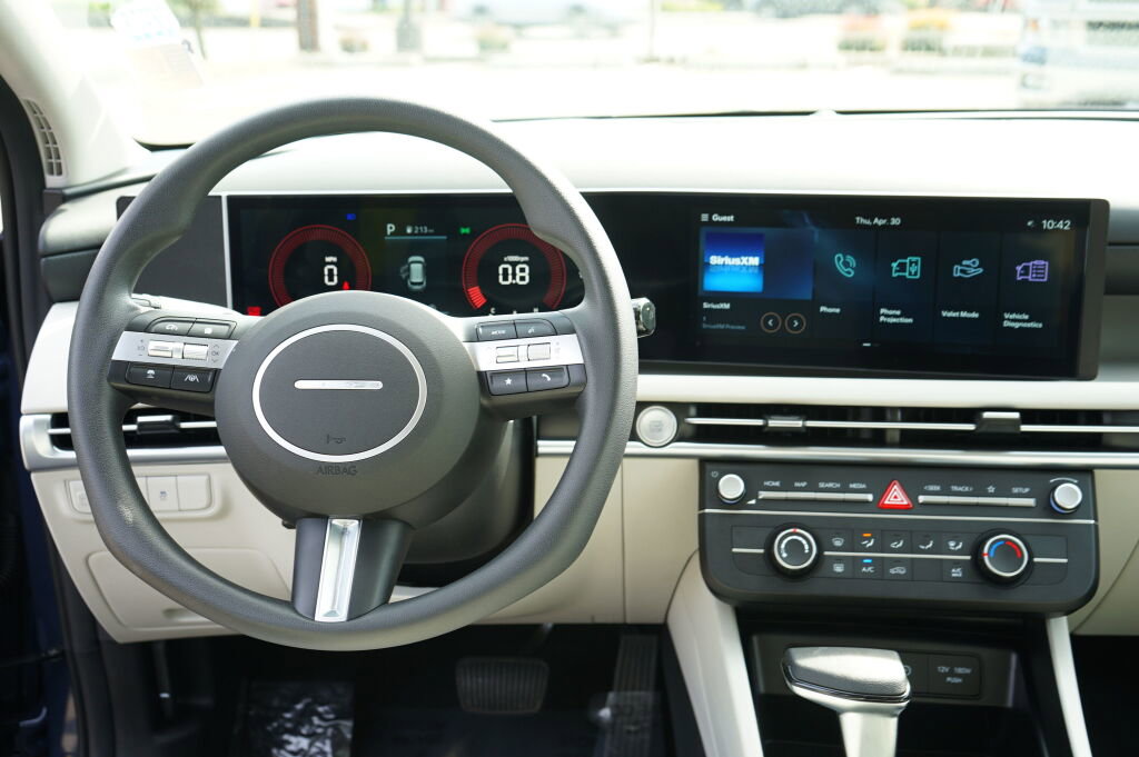 Used 2025 Hyundai Tucson SE FWD image 21