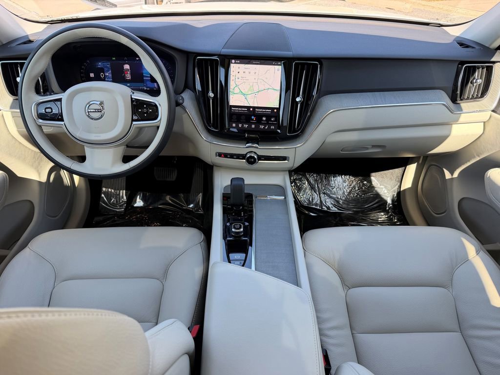 Used 2024 Volvo XC60 B5 Plus w/ Climate Package AWD/4WD image 2