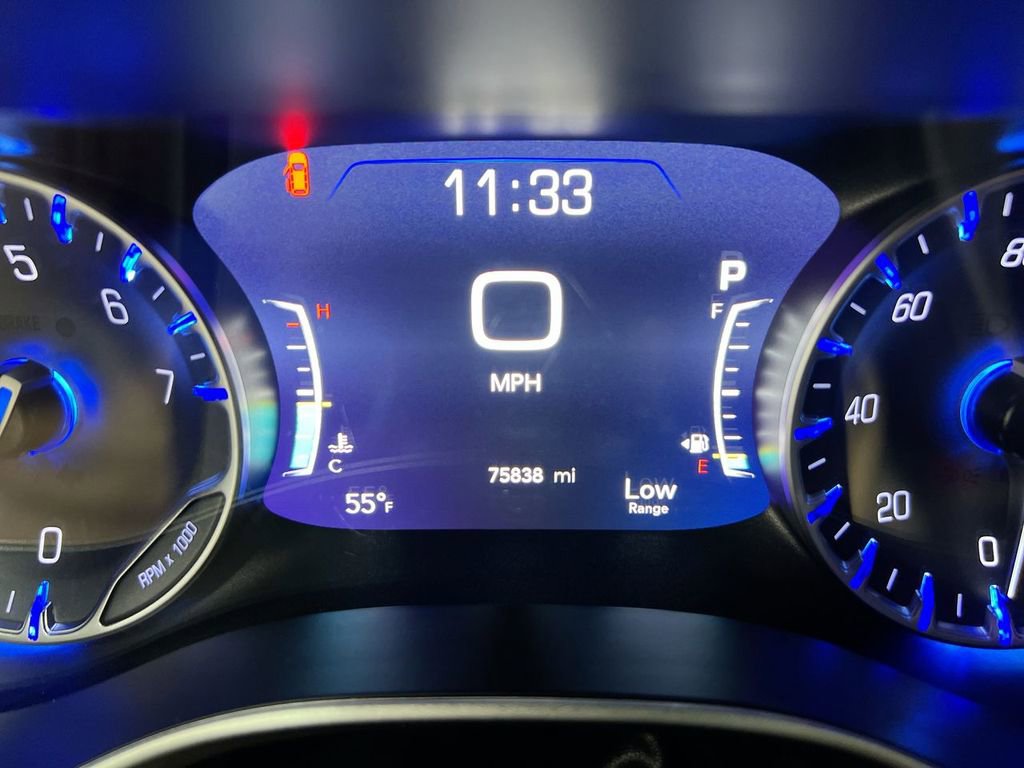 Used 2024 Chrysler Pacifica Touring-L image 13