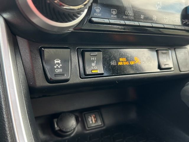 Used 2023 Toyota RAV4 XLE Premium image 46