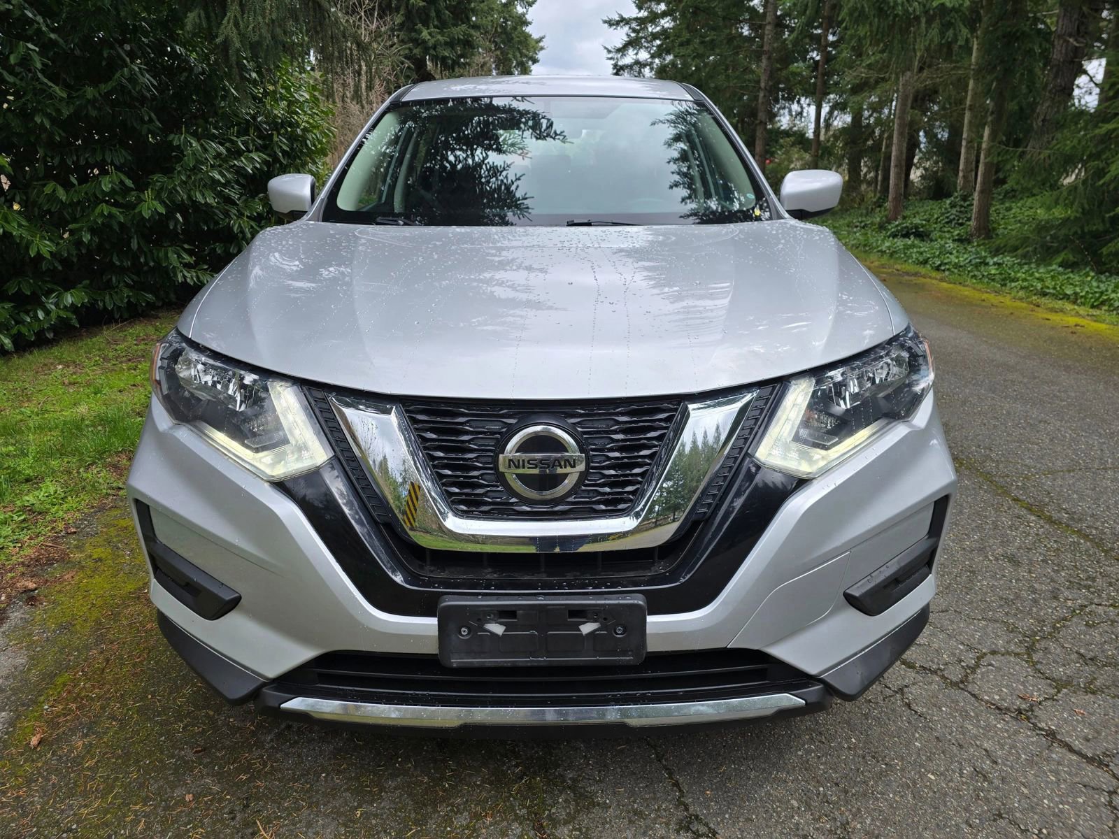 Used 2018 Nissan Rogue S image 9