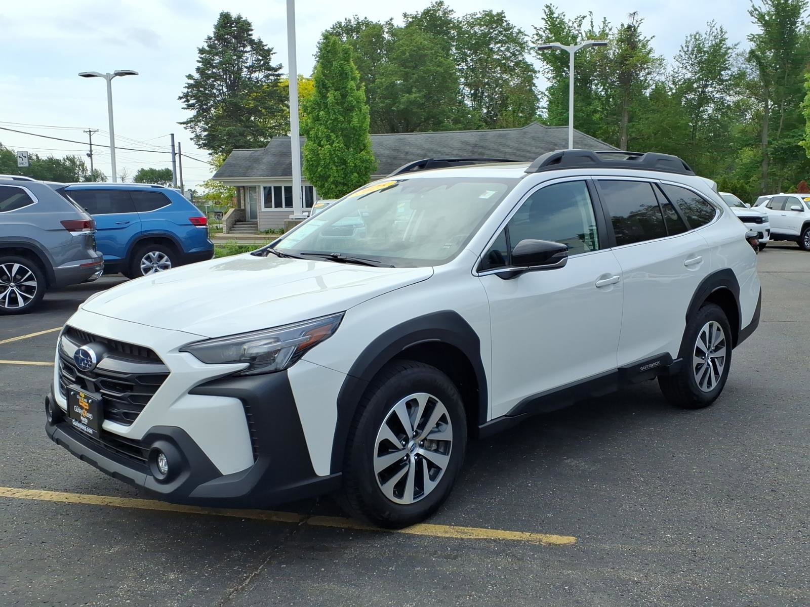 Used 2025 Subaru Outback Premium AWD/4WD image 3