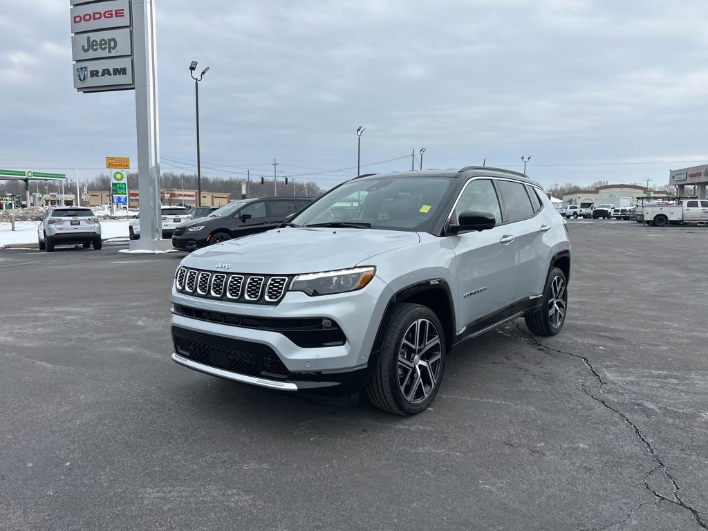 Used 2024 Jeep Compass Limited w/ Elite Group AWD/4WD image 9