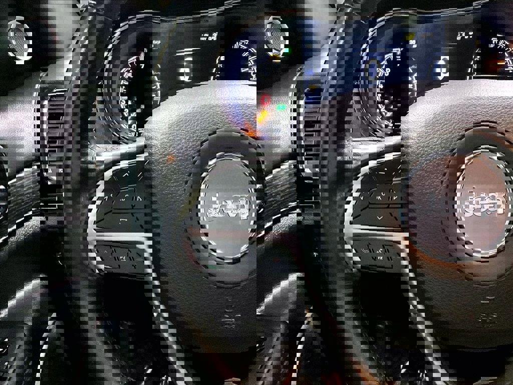 Used 2021 Jeep Grand Cherokee High Altitude image 18