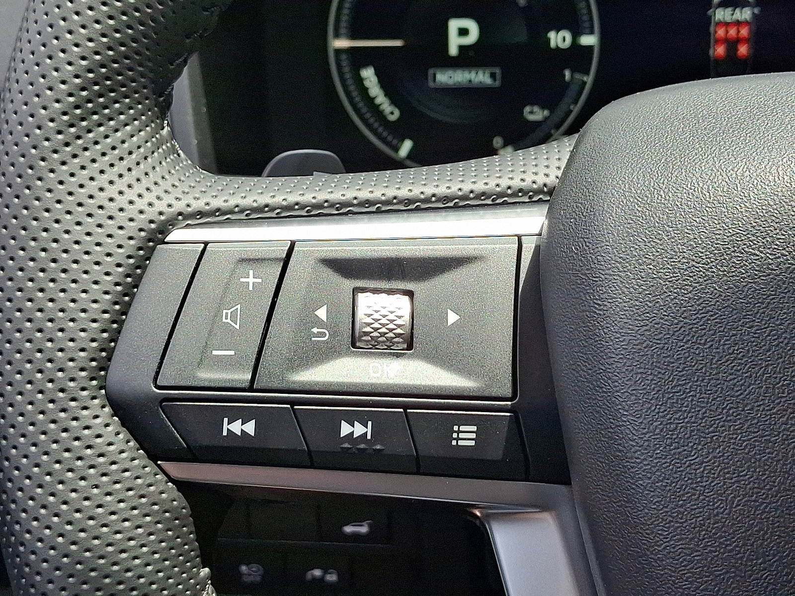 New 2025 Mitsubishi Outlander SE image 18