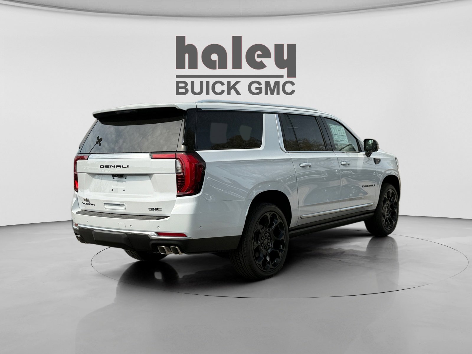 New 2026 GMC Yukon XL Denali w/ Denali Reserve Package image 5