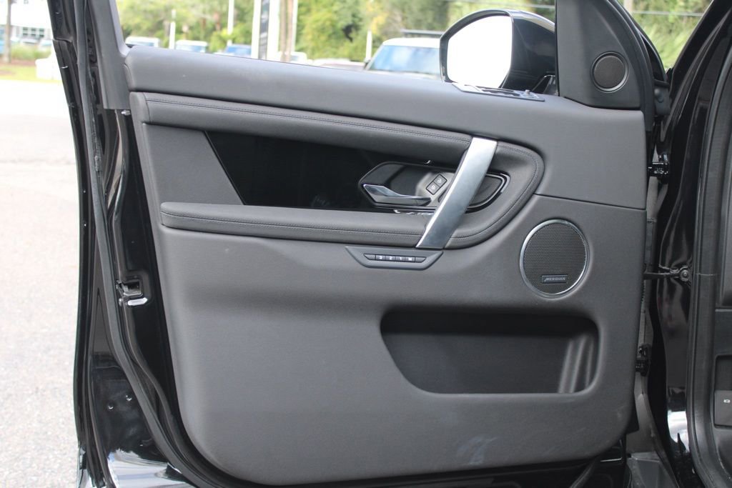 Certified 2025 Land Rover Discovery Sport S image 12